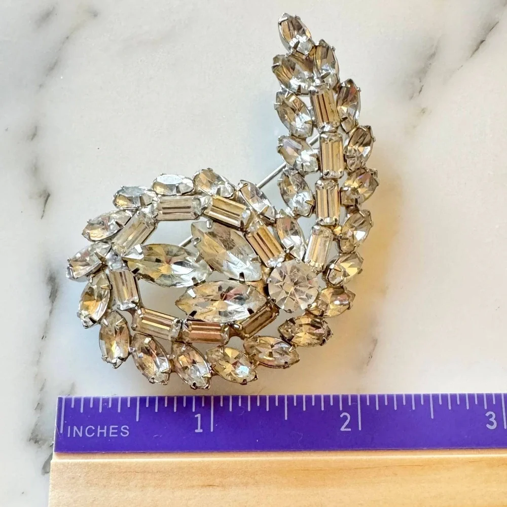 Sparkling Crystal Brooch Pin Rhinestone Floral Leaf‎ Design Silver Tone